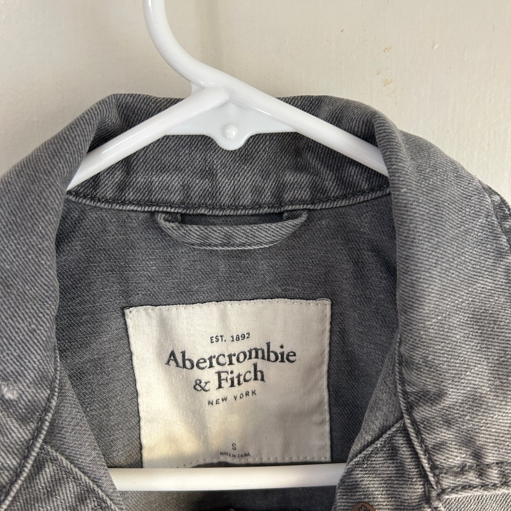Abercrombie & Fitch Women's Gray Denim Jacket - Size Small - Picture 3 of 3